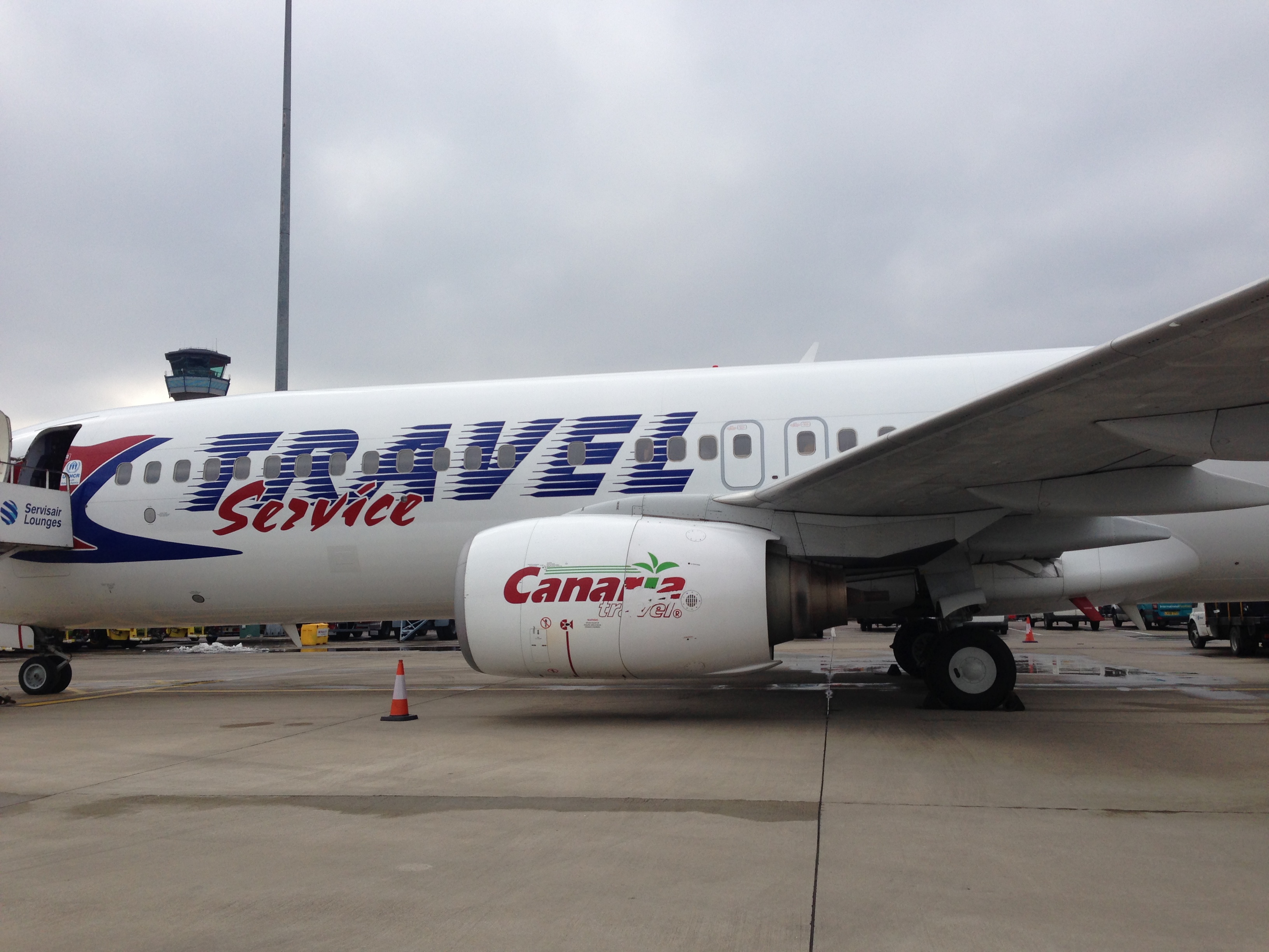 B738 Travel Service London-Luton.