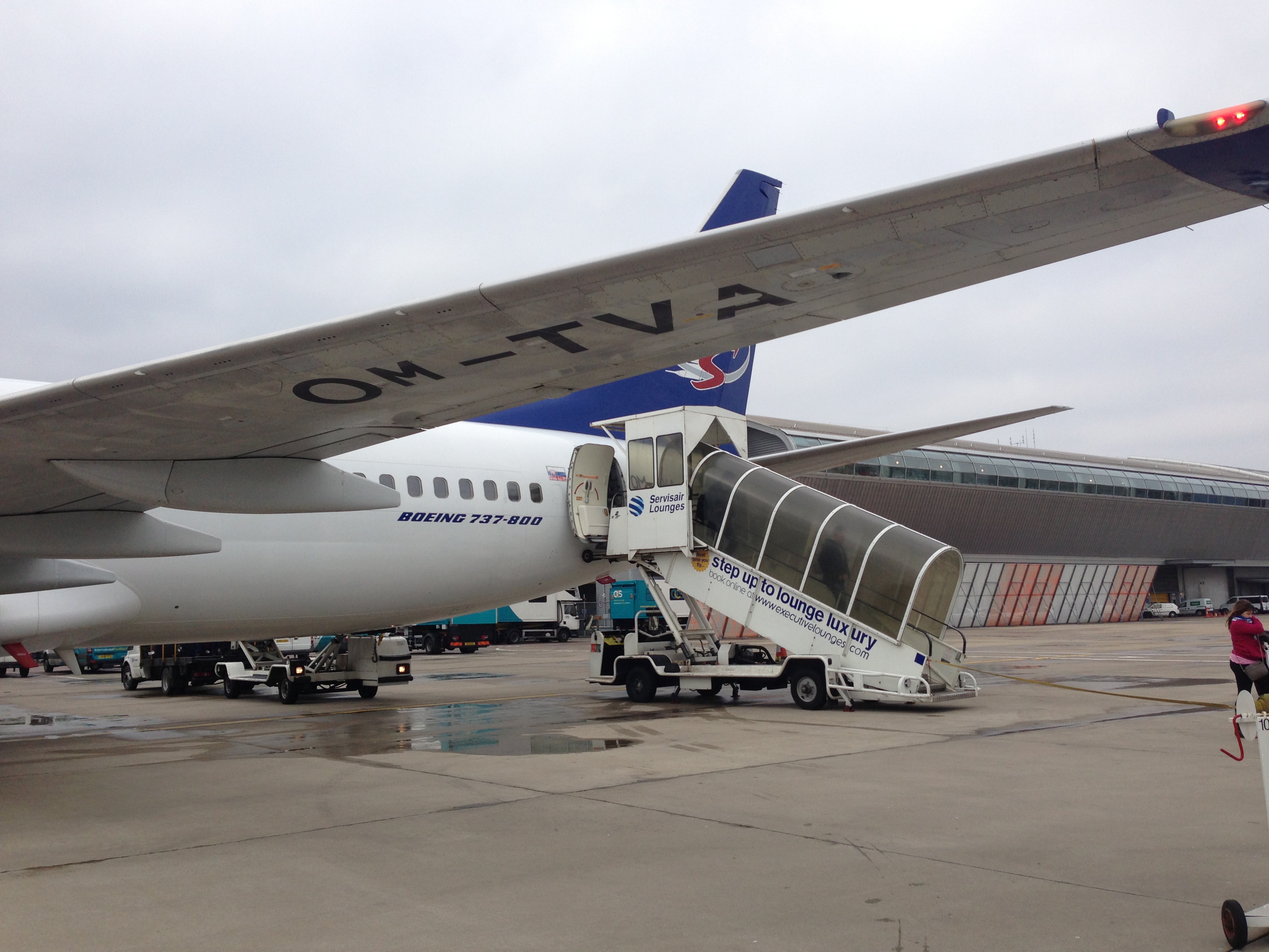 B738 Travel Service London-Luton